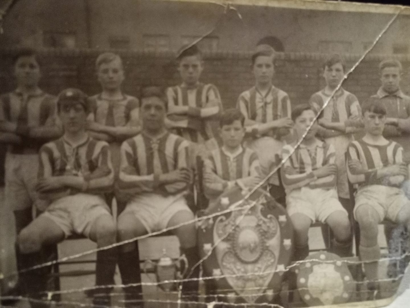 Andy Roper Bedlyfan - his dads things He says Houghton Road - could be 1924